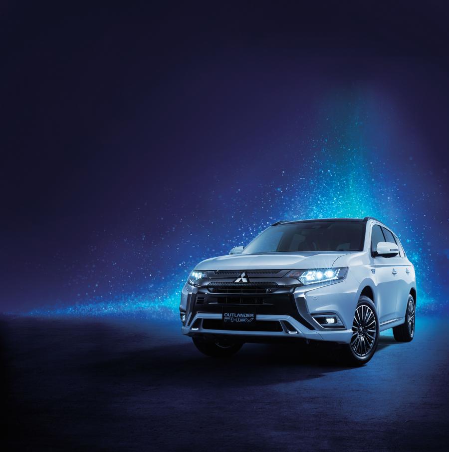  Mitsubishi Outlander PHEV 2018 года  (JP) (фото 11 из 13)